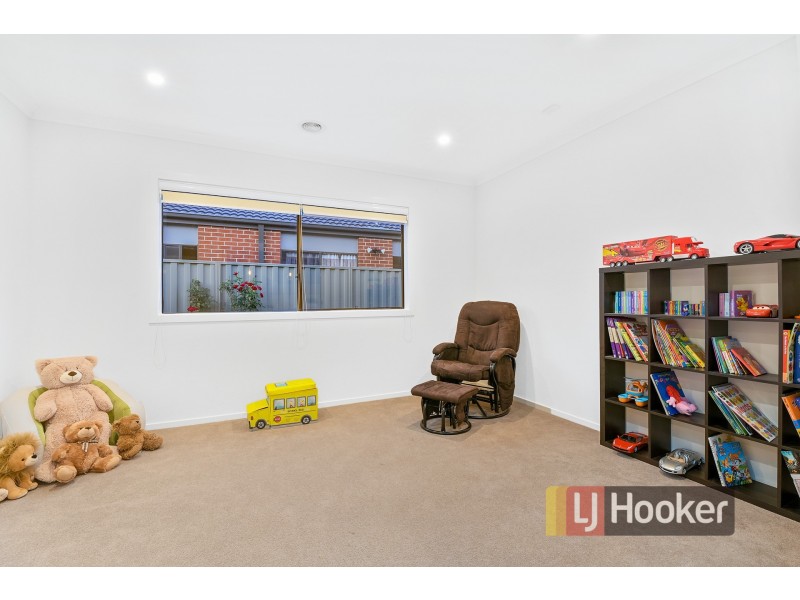 258 Casey Fields Boulevard, Cranbourne East VIC 3977