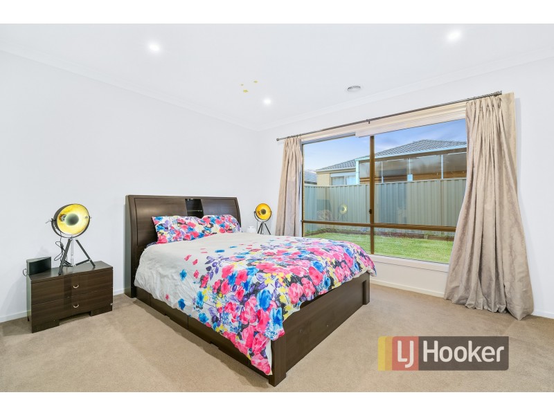 258 Casey Fields Boulevard, Cranbourne East VIC 3977
