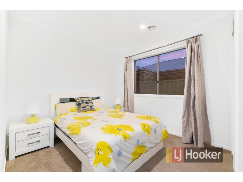 258 Casey Fields Boulevard, Cranbourne East VIC 3977