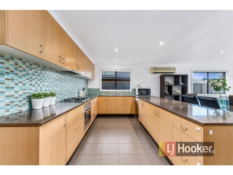 17 Seville Street, Pakenham VIC 3810