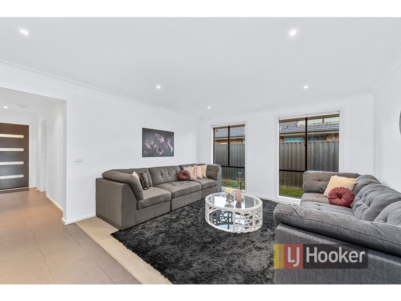 17 Seville Street, Pakenham VIC 3810