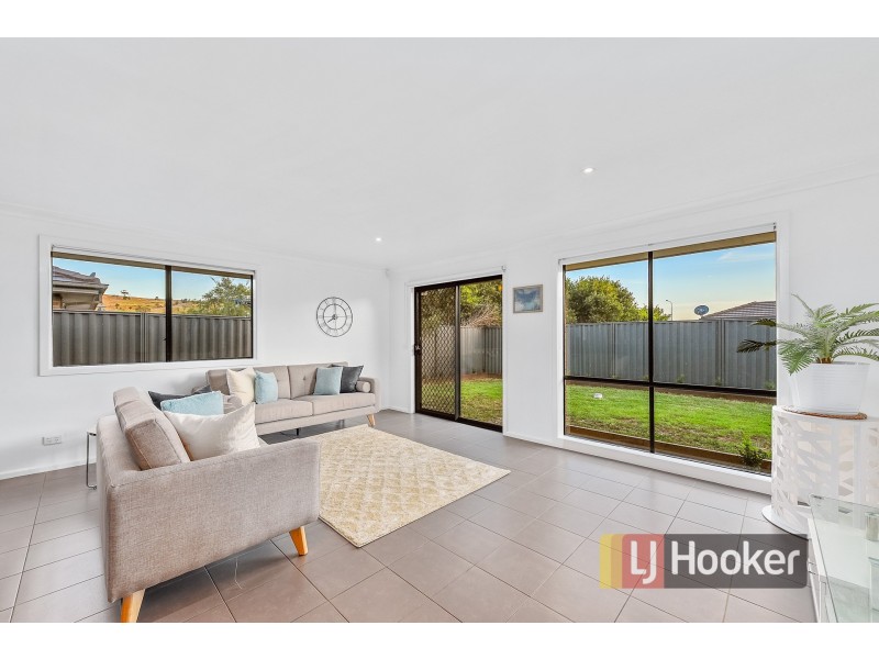 17 Seville Street, Pakenham VIC 3810