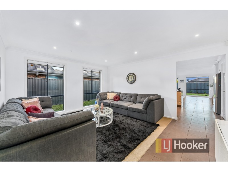 17 Seville Street, Pakenham VIC 3810