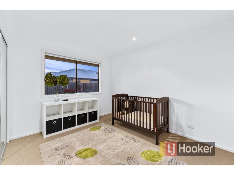 17 Seville Street, Pakenham VIC 3810