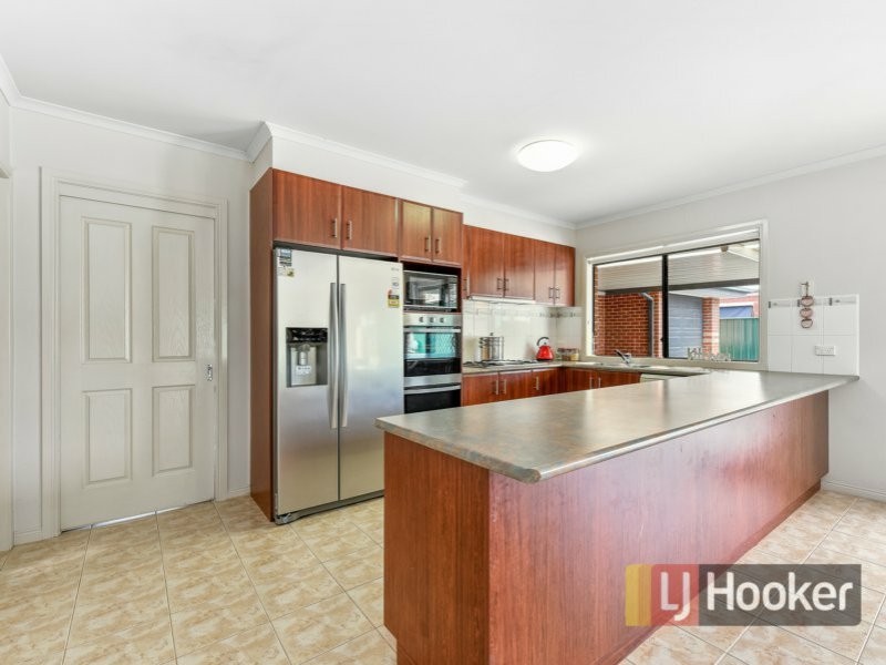 11 Galway Place, Cranbourne VIC 3977