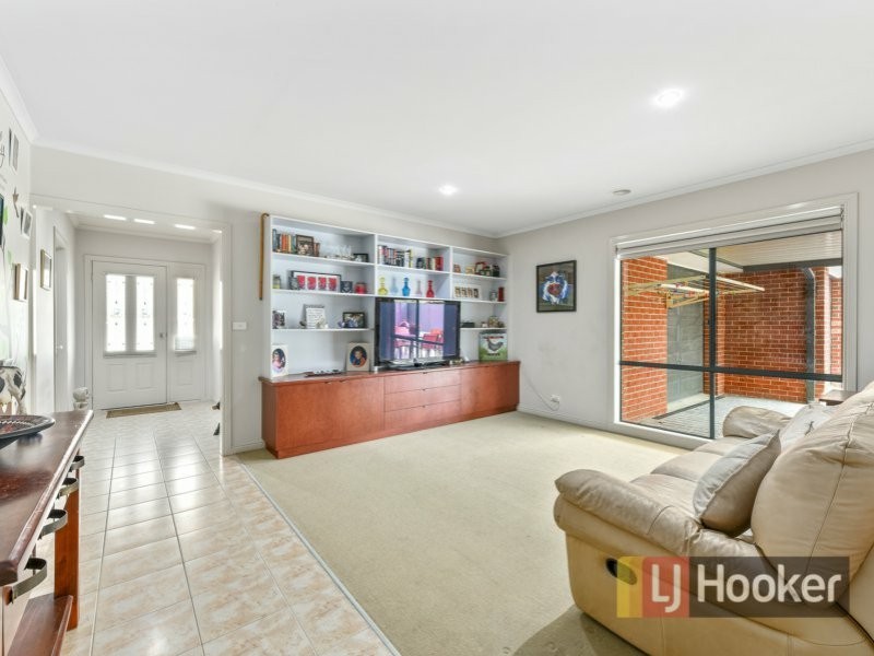 11 Galway Place, Cranbourne VIC 3977