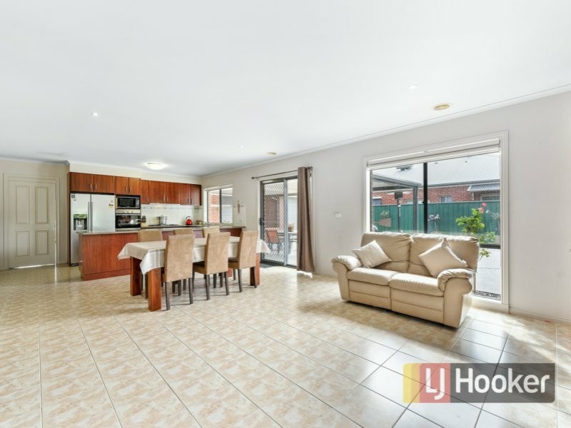 11 Galway Place, Cranbourne VIC 3977