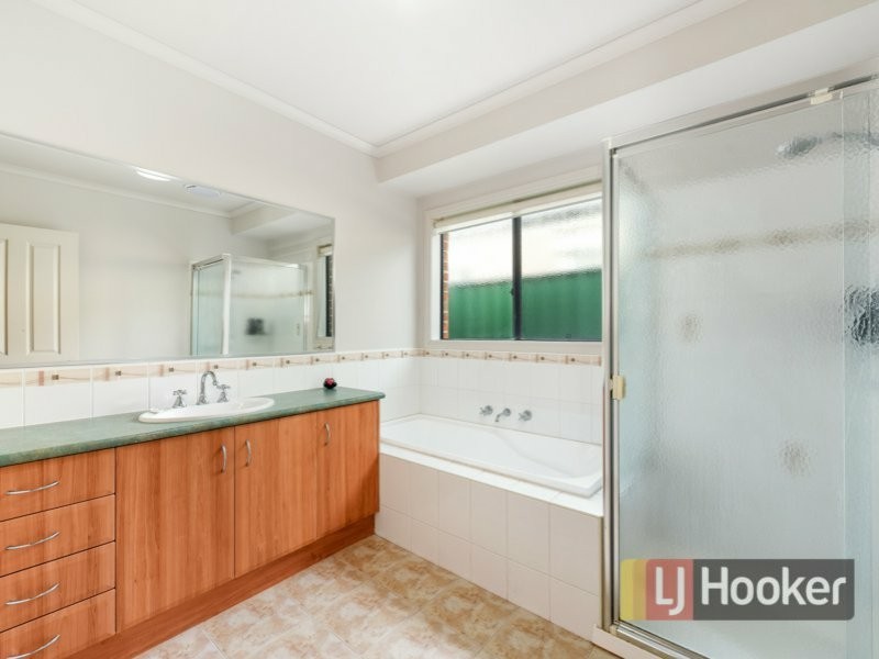 11 Galway Place, Cranbourne VIC 3977