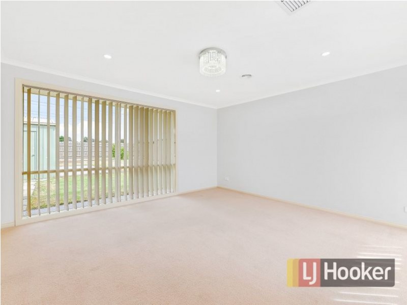 24 Maculata Drive, Cranbourne West VIC 3977