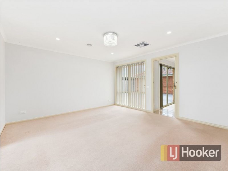 24 Maculata Drive, Cranbourne West VIC 3977