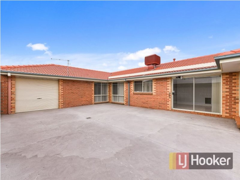 24 Maculata Drive, Cranbourne West VIC 3977