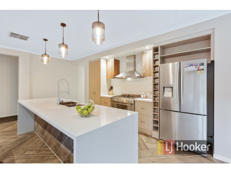 106 Bridgewater Boulevard, Berwick VIC 3806