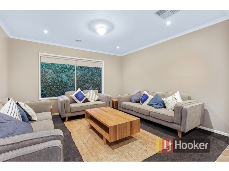 106 Bridgewater Boulevard, Berwick VIC 3806