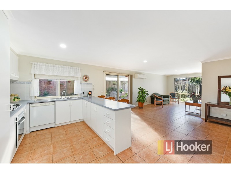 15 Cirrus Close, Hampton Park VIC 3976
