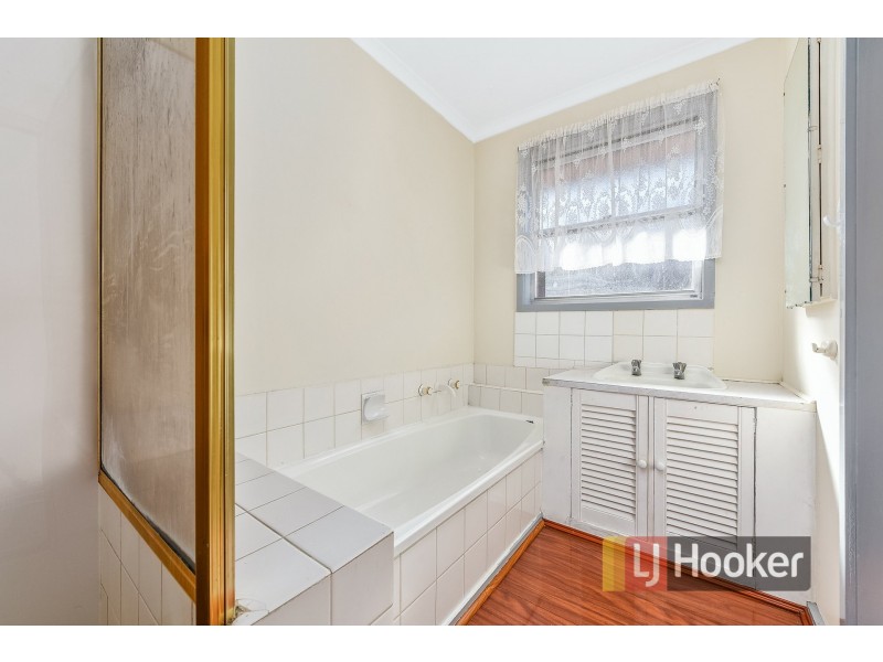 22 Village Drive, Hampton Park VIC 3976