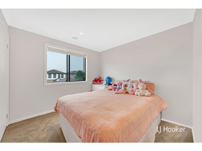 71 Fiorelli Boulevard, Cranbourne East VIC 3977