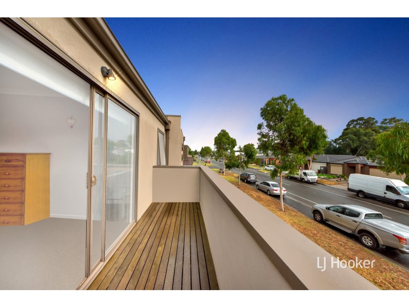 71 Fiorelli Boulevard, Cranbourne East VIC 3977