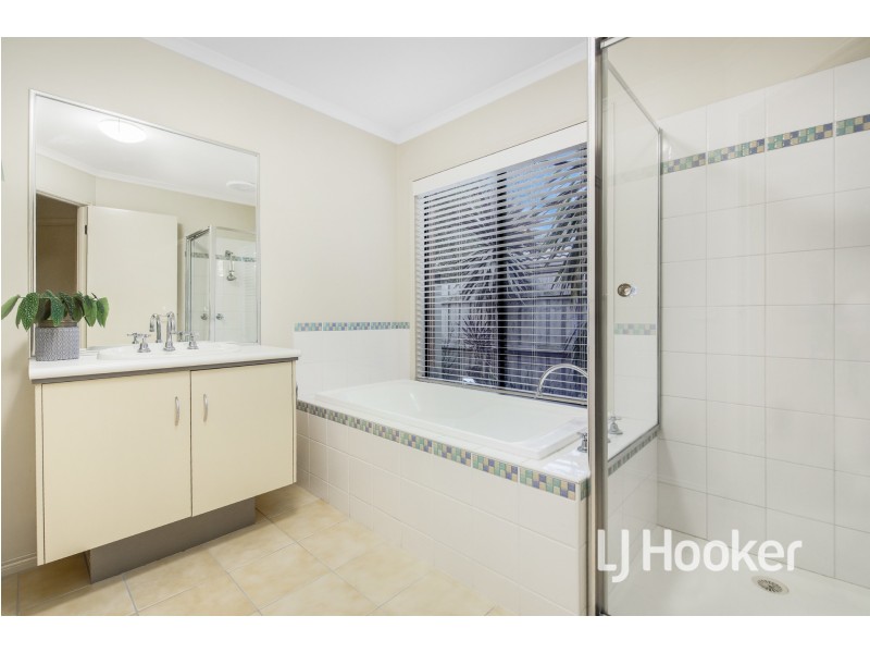 7 Sugar Bush Drive, Lynbrook VIC 3975