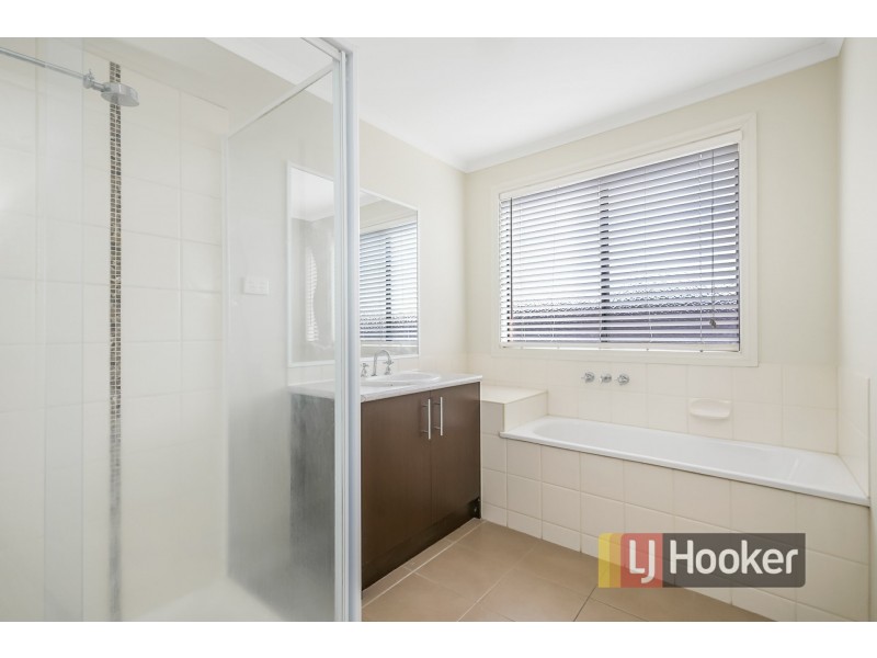 234 Evans Road, Cranbourne West VIC 3977