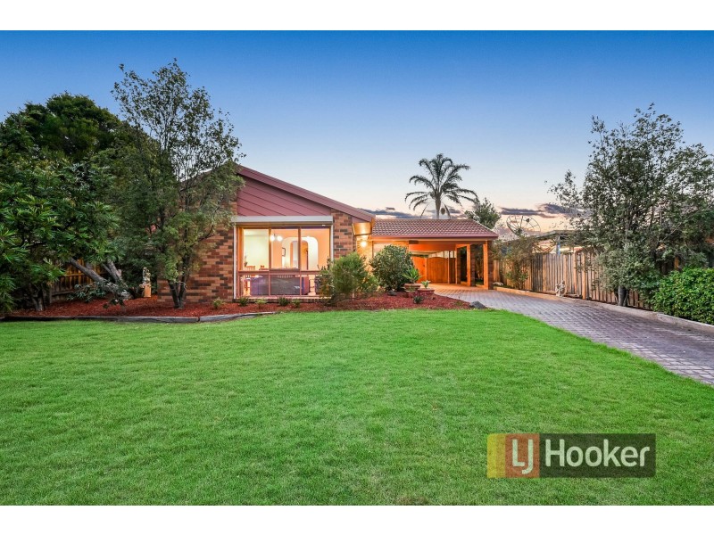32 Beckington Crescent, Hampton Park VIC 3976