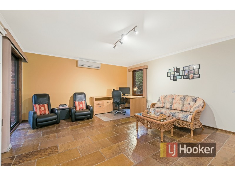 32 Beckington Crescent, Hampton Park VIC 3976