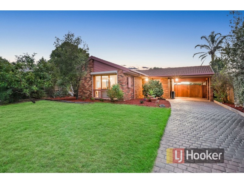 32 Beckington Crescent, Hampton Park VIC 3976