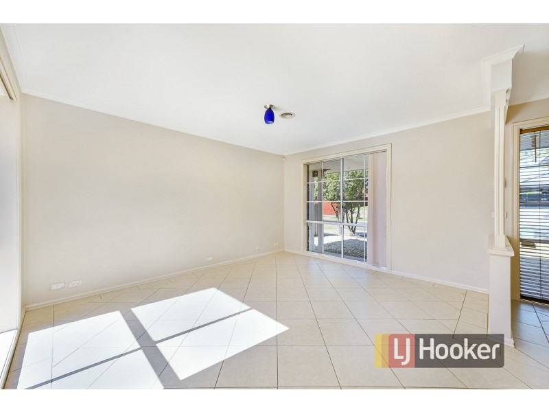 77 Strathaird Drive, Narre Warren South VIC 3805