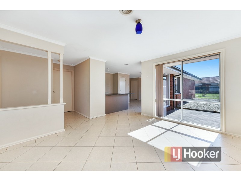 77 Strathaird Drive, Narre Warren South VIC 3805