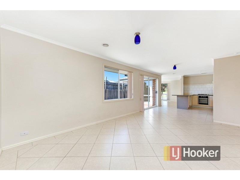 77 Strathaird Drive, Narre Warren South VIC 3805