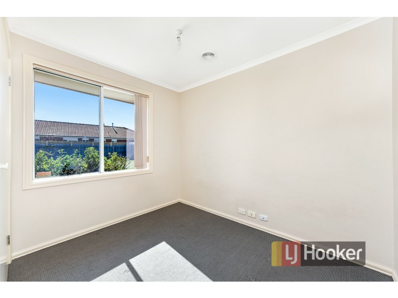 77 Strathaird Drive, Narre Warren South VIC 3805
