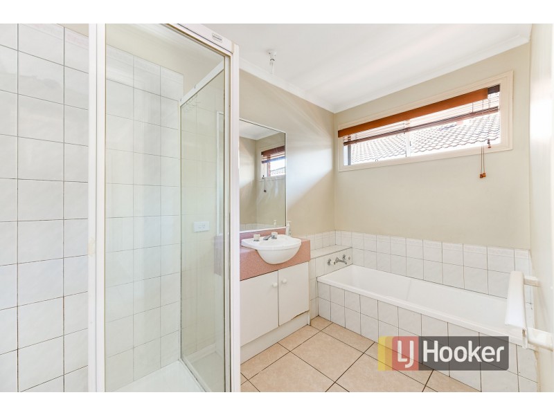 77 Strathaird Drive, Narre Warren South VIC 3805