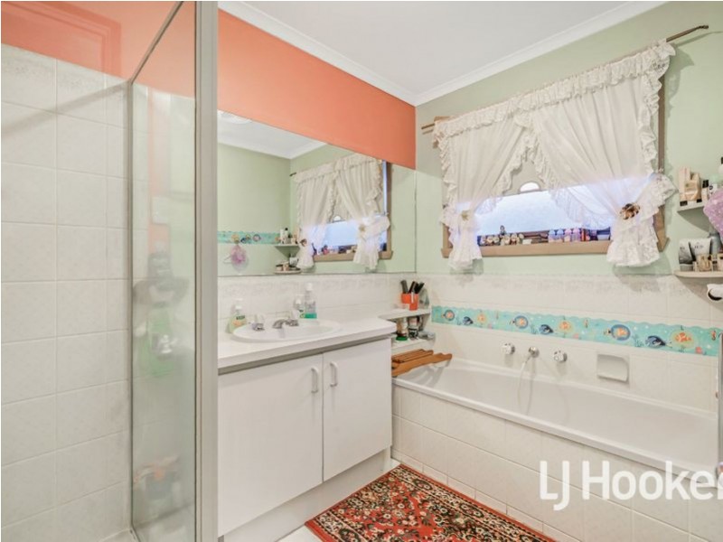 13 Ashford Close, Hampton Park VIC 3976