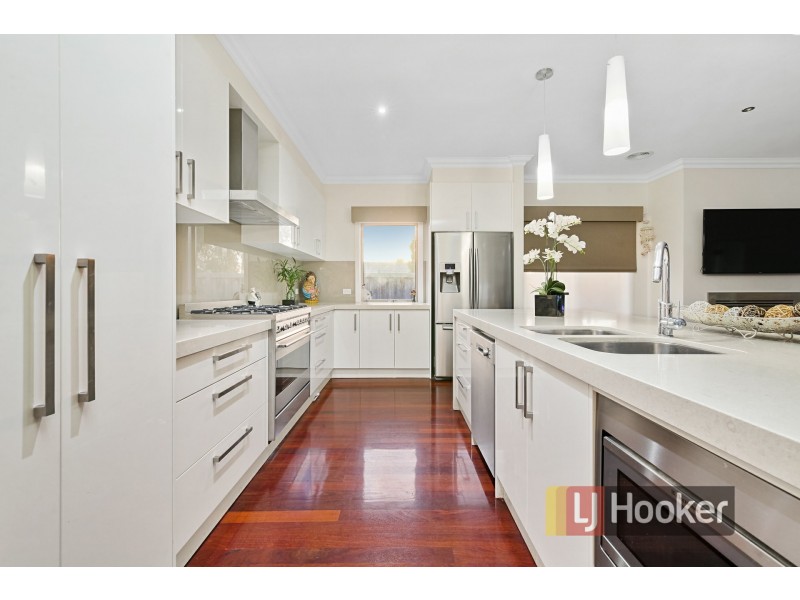 26 Skyline Way, Berwick VIC 3806