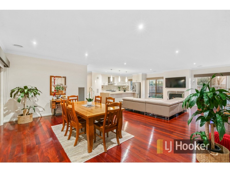 26 Skyline Way, Berwick VIC 3806