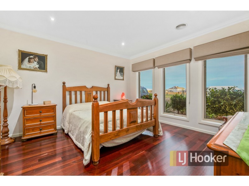 26 Skyline Way, Berwick VIC 3806