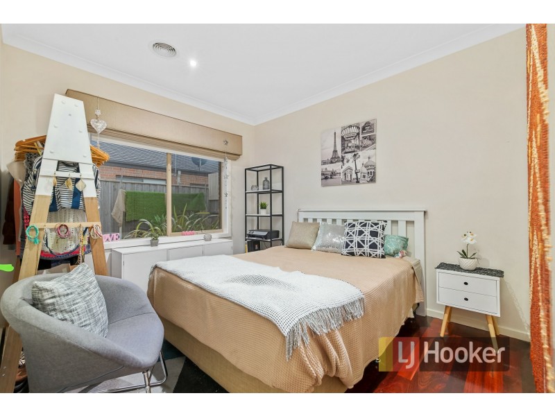 26 Skyline Way, Berwick VIC 3806
