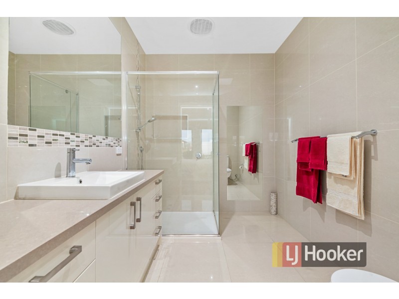 26 Skyline Way, Berwick VIC 3806