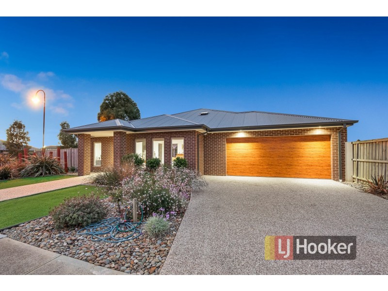 26 Skyline Way, Berwick VIC 3806