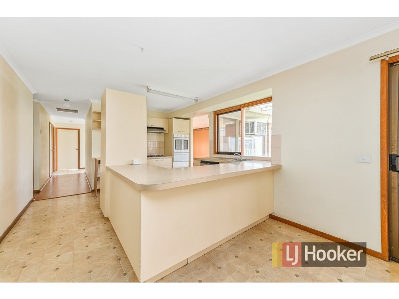 43 Leopold Crescent, Hampton Park VIC 3976
