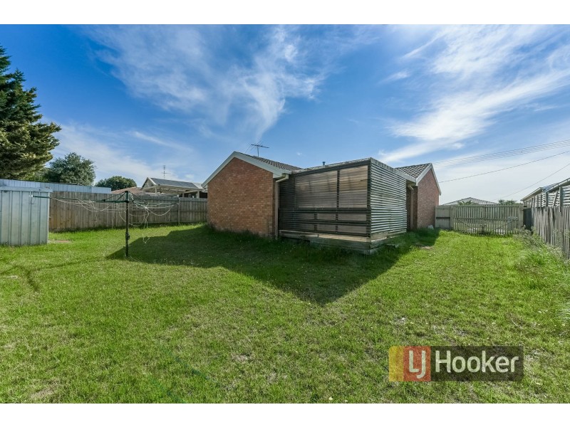 43 Leopold Crescent, Hampton Park VIC 3976