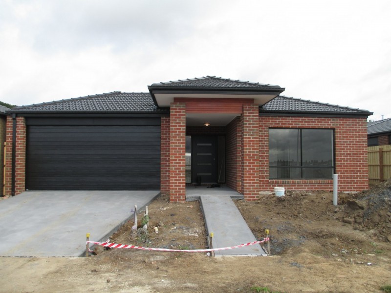 82 Fiorelli Boulevard, Cranbourne East VIC 3977