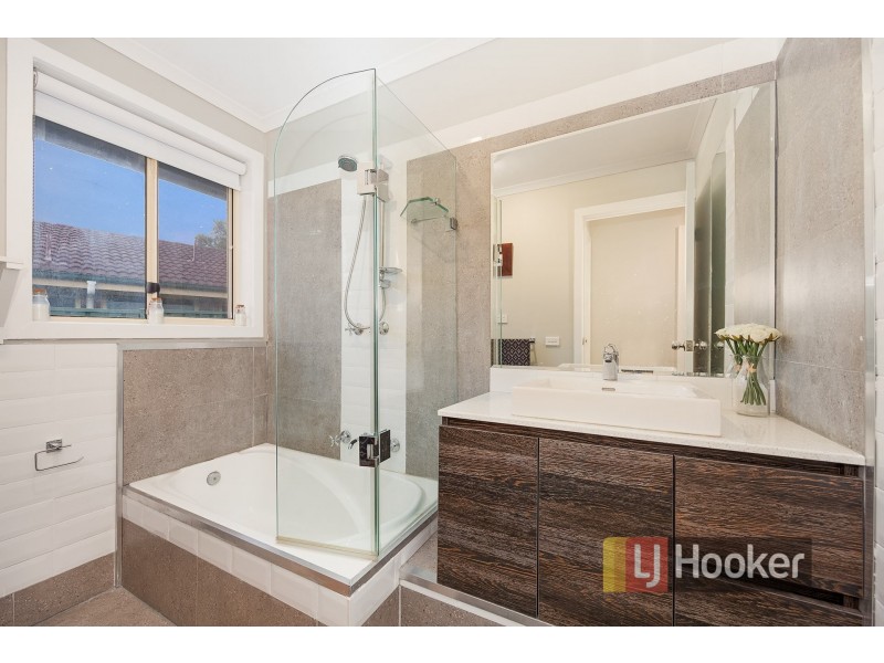 9 Trawalla Court, Hampton Park VIC 3976