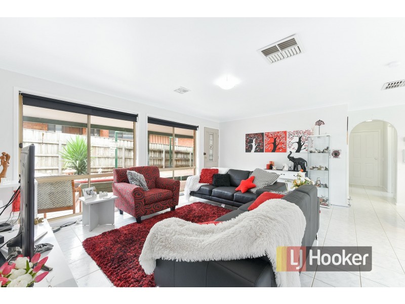 35 Warana Drive, Hampton Park VIC 3976