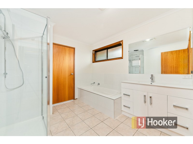 61 Coral Drive, Hampton Park VIC 3976