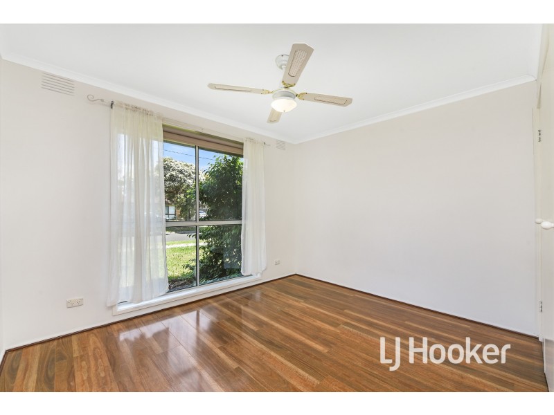 9 Evelyne Avenue, Cranbourne VIC 3977