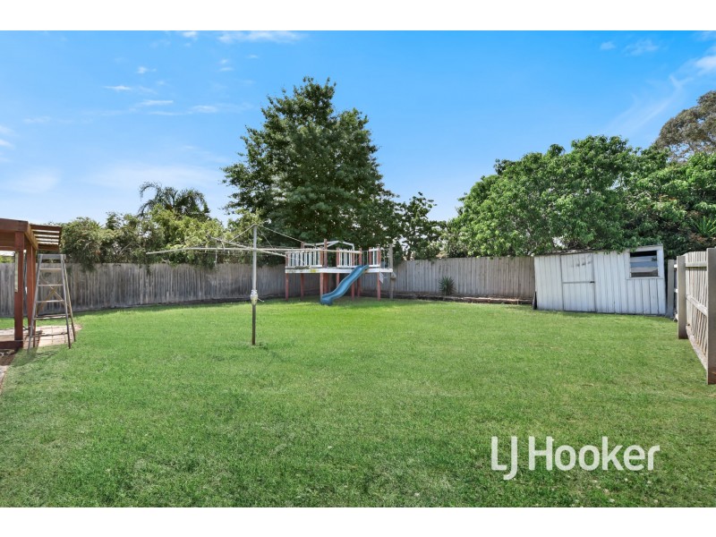 9 Evelyne Avenue, Cranbourne VIC 3977