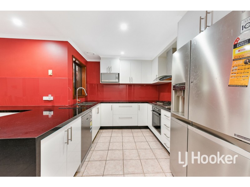 49 Mossgiel Park Drive, Endeavour Hills VIC 3802