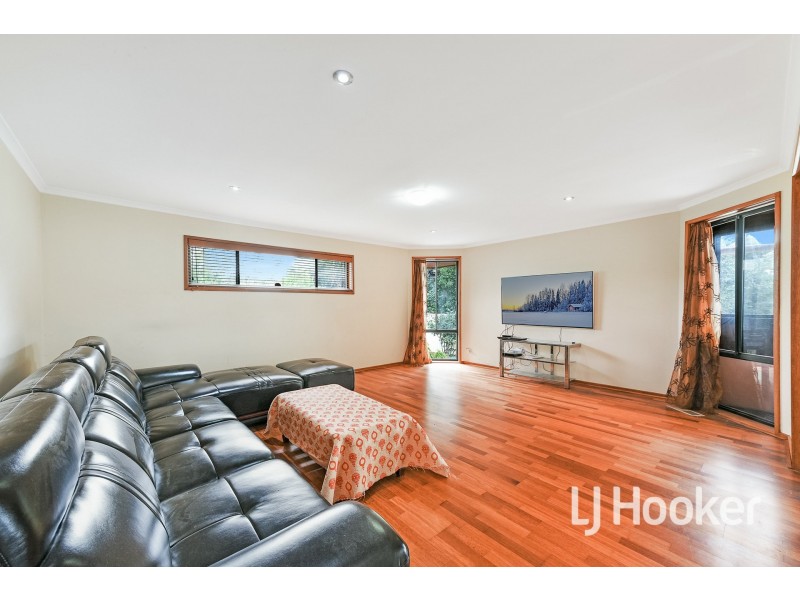 49 Mossgiel Park Drive, Endeavour Hills VIC 3802