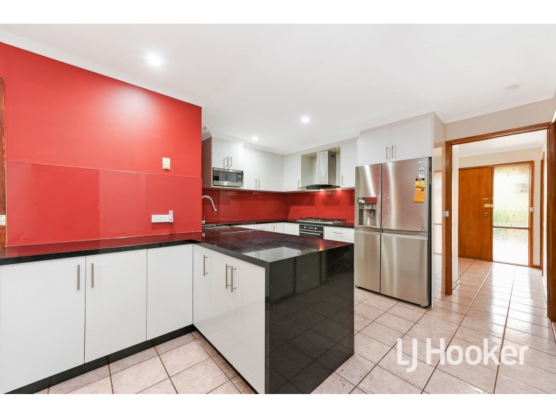 49 Mossgiel Park Drive, Endeavour Hills VIC 3802