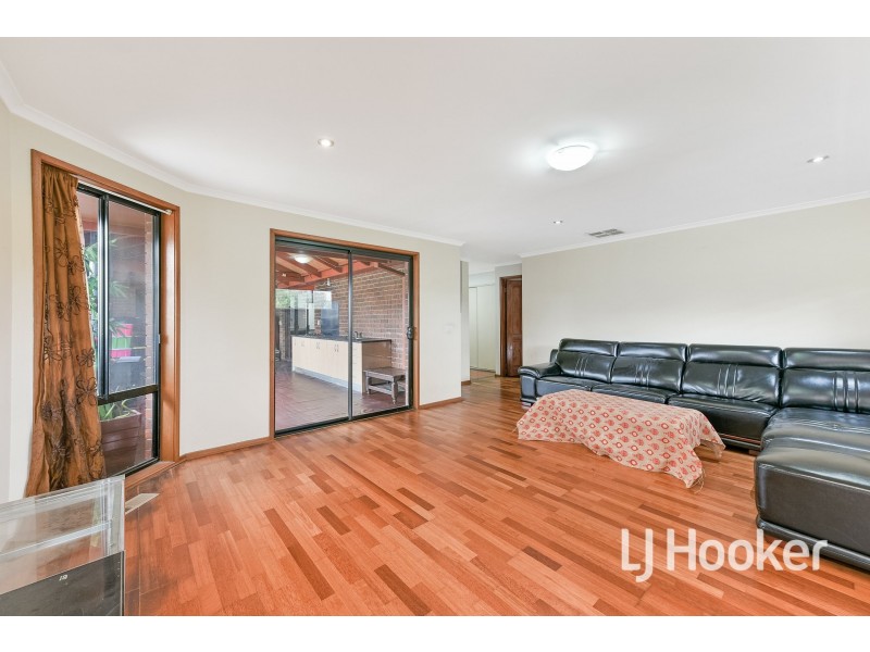 49 Mossgiel Park Drive, Endeavour Hills VIC 3802